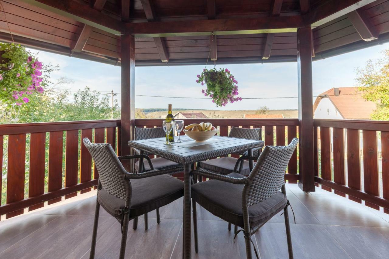 Apartment Ivan & Iva Gornji Vaganac Εξωτερικό φωτογραφία