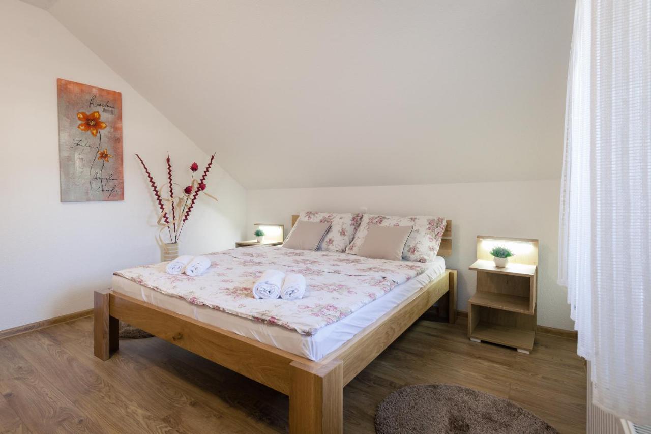 Apartment Ivan & Iva Gornji Vaganac Εξωτερικό φωτογραφία